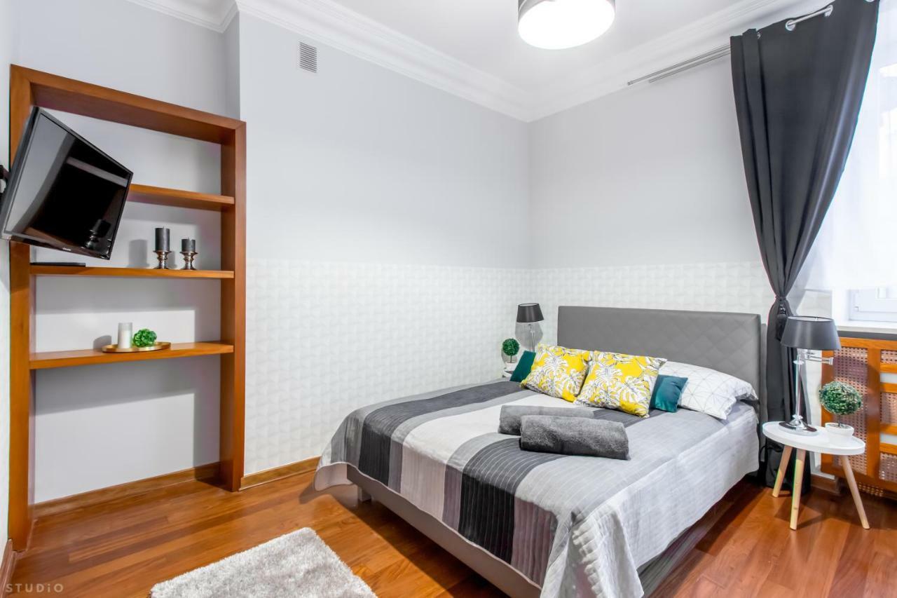 *Clicktheflat* Wilcza 33 Street Apart Rooms In The City Center Warszawa Exteriör bild